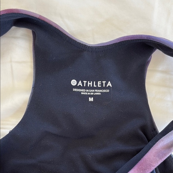 MOVING SALE! Athleta SET Conscious Crop Top and Salutation Capri in Supernova - Picture 6 of 9